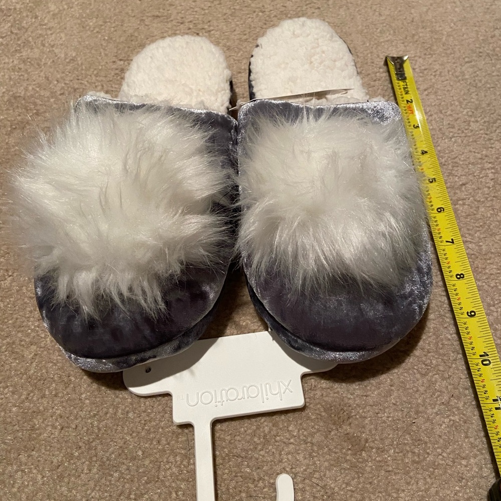 Xhilaration Gray and White Fuzzy Slippers